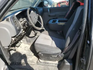 2008 GMC Sierra 1500 SLE1 z VIN 1GTEK19C58Z322675, wystawiony jako Copart lot #50460095 z przebiegiem 232 286 mil mil oraz Czysty tytuł • Clean title. Historia ofert i sprzedaży dostępna na DreamBid. Obrazek 7.