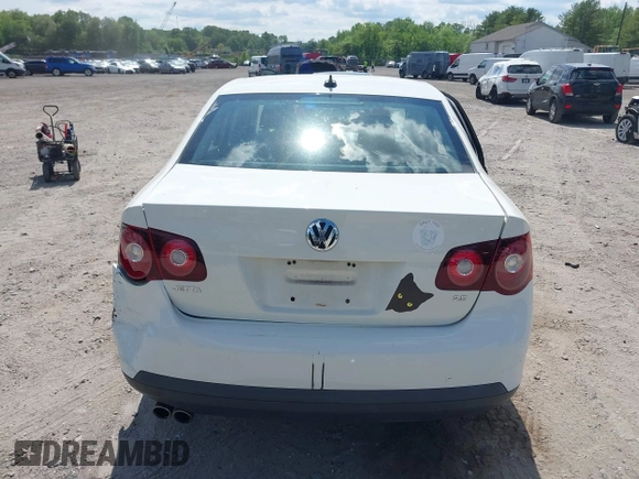 2008 Volkswagen Jetta SE with VIN 3VWRZ71KX8M192099, listed as a IAAI auction lot 42198564 with 125,699 mi miles and . Bid and sale history available at DreamBid. Image 16.