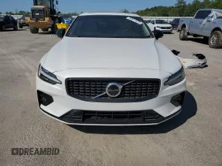 2024 Volvo S60 Plus Dark Theme z VIN 7JRL12TL9RG308060, wystawiony jako Copart lot #52811975 z przebiegiem 4 238 mil mil oraz Szkoda całkowita • Salvage title. Historia ofert i sprzedaży dostępna na DreamBid. Obrazek 5.