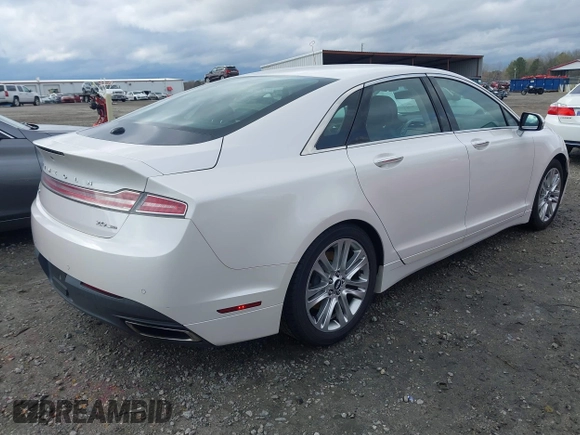 2015 Lincoln MKZ with VIN 3LN6L2G93FR610979, listed as a IAAI auction lot 41847966 with 184,166 mi miles. Bid and sale history available at carsss.com. Image 4.