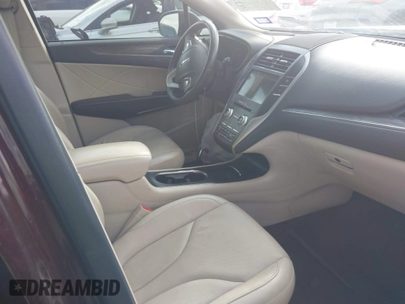 2019 Lincoln MKC Reserve with VIN 5LMTJ3DH3KUL00342, listed as a IAAI auction lot 41498827 with 79,331 mi miles. Bid and sale history available at carsss.com. Image 5.