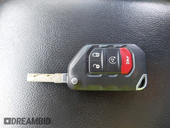 2022 Jeep Gladiator Texas Trail z VIN 1C6HJTAG2NL176011, wystawiony jako IAAI lot #42193864 z przebiegiem 27 219 mil mil oraz . Historia ofert i sprzedaży dostępna na DreamBid. Obrazek 11.
