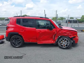 2022 Jeep Renegade Latitude with VIN ZACNJDB16NPN82636, listed as a IAAI auction lot 42501579 with 62,382 mi miles and . Bid and sale history available at DreamBid. Image 13.