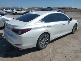 2019 Lexus ES 350 with VIN 58ABZ1B10KU004138, listed as a IAAI auction lot 41859979 with 52,971 mi miles and . Bid and sale history available at DreamBid. Image 4.
