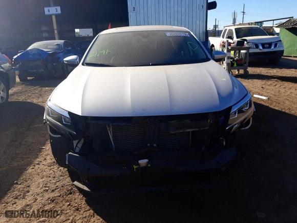 2020 Volkswagen Passat 2.0T SE with VIN 1VWWA7A38LC024619, listed as a Copart auction lot 40283213 with 28,860 mi miles. Bid and sale history available at carsss.com. Image 5.