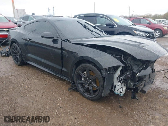 2018 Ford Mustang GT z VIN 1FA6P8CF2J5126231, wystawiony jako IAAI lot #41972432 z przebiegiem 59 402 mil mil oraz . Historia ofert i sprzedaży dostępna na DreamBid. Obrazek 1.