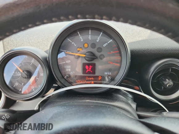 2015 MINI Convertible S с VIN WMWZP3C50F2A91635, выставлен на аукционе Copart как лот 61482285 с пробегом 105 437 миль миль и Списание • Salvage title. История ставок и продаж доступна на DreamBid. Изображение 9.