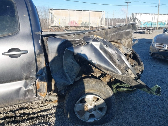 2013 Toyota Tacoma with VIN 5TFMU4FN1DX016785, listed as a IAAI auction lot 41364476 with 1 mi miles. Bid and sale history available at carsss.com. Image 6.