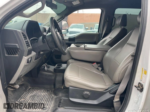 2019 Ford F-250 XL z VIN 1FT7W2BT4KEC69138, wystawiony jako IAAI lot #42658515 z przebiegiem 31 381 mil mil oraz . Historia ofert i sprzedaży dostępna na DreamBid. Obrazek 2.