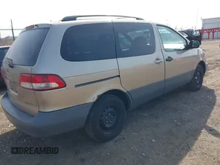 2001 Toyota Sienna LE with VIN 4T3ZF13C41U377591, listed as a IAAI auction lot 42065958 with 268,180 mi miles. Bid and sale history available at carsss.com. Image 4.