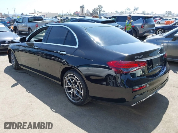 2021 Mercedes-Benz E 350 with VIN W1KZF8DBXMA873518, listed as a IAAI auction lot 42191630 with 55,006 mi miles and . Bid and sale history available at DreamBid. Image 3.