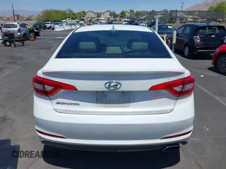 2016 Hyundai Sonata SE z VIN 5NPE24AF1GH412788, wystawiony jako IAAI lot #42391777 z przebiegiem 129 363 mil mil oraz . Historia ofert i sprzedaży dostępna na DreamBid. Obrazek 16.
