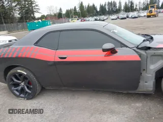 2014 Dodge Challenger R/T Plus z VIN 2C3CDYBT1EH177266, wystawiony jako IAAI lot #41798977 z przebiegiem 109 489 mil mil oraz . Historia ofert i sprzedaży dostępna na DreamBid. Obrazek 14.