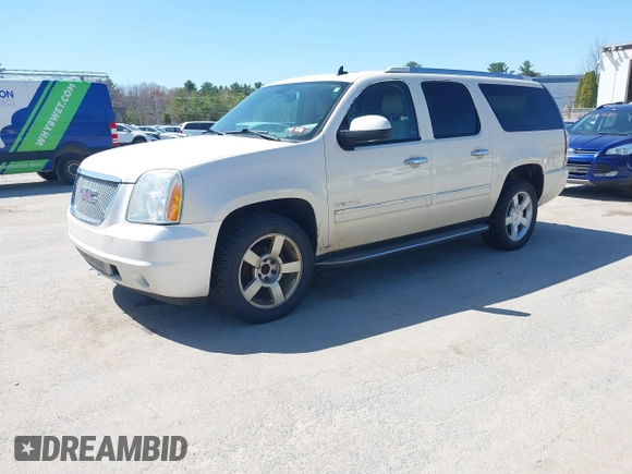 2013 GMC Yukon XL Denali with VIN 1GKS2MEF8DR121386, listed as a IAAI auction lot 42088855 with 174,677 mi miles. Bid and sale history available at carsss.com. Image 17.