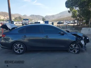 2021 Kia Forte LXS z VIN 3KPF24AD0ME329971, wystawiony jako IAAI lot #42310912 z przebiegiem 37 934 mil mil oraz . Historia ofert i sprzedaży dostępna na DreamBid. Obrazek 13.