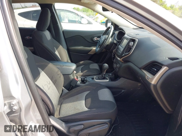 2017 Jeep Cherokee Sport с VIN 1C4PJMAB2HW587863, выставлен на аукционе IAAI как лот 42463642 с пробегом 107 108 миль миль и . История ставок и продаж доступна на DreamBid. Изображение 5.