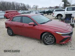 2024 Hyundai Elantra SEL z VIN KMHLM4DG8RU733639, wystawiony jako Copart lot #48573805 z przebiegiem 8 128 mil mil oraz Szkoda całkowita • Salvage title. Historia ofert i sprzedaży dostępna na DreamBid. Obrazek 4.