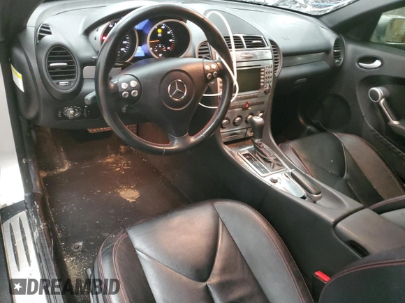 2008 Mercedes-Benz SLK 350 z VIN WDBWK56F08F180858, wystawiony jako Copart lot #43420175 z przebiegiem 142 194 mil mil oraz Szkoda całkowita • Salvage title. Historia ofert i sprzedaży dostępna na DreamBid. Obrazek 8.