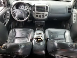 2004 Ford Escape Limited with VIN 1FMCU04134KA61949, listed as a Copart auction lot 47377455 with 205,480 mi miles and Salvage title. Bid and sale history available at DreamBid. Image 8.