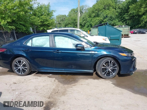 2018 Toyota Camry LE with VIN 4T1B11HK2JU579550, listed as a IAAI auction lot 42309663 with 40,868 mi miles and . Bid and sale history available at DreamBid. Image 13.