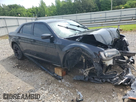 2019 Chrysler 300 S z VIN 2C3CCABG0KH565971, wystawiony jako Copart lot #56640265 z przebiegiem Nie podano mil oraz Czysty tytuł • Clean title. Historia ofert i sprzedaży dostępna na DreamBid. Obrazek 4.