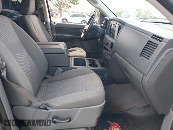 2006 Dodge 1500 SLT z VIN 1D7HA18206S712488, wystawiony jako IAAI lot #42218792 z przebiegiem 138 447 mil mil oraz . Historia ofert i sprzedaży dostępna na DreamBid. Obrazek 5.