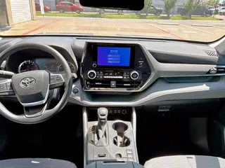 2023 Toyota Highlander L with VIN 5TDKDRAH1PS526764, listed as a Copart auction lot 67452805 with 9,841 mi miles and Clean title. Bid and sale history available at DreamBid. Image 9.