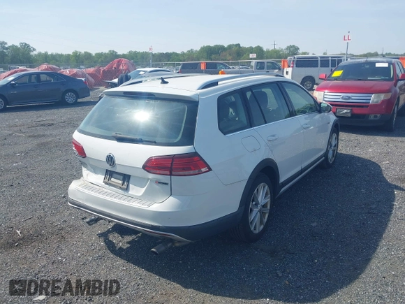 2019 Volkswagen Golf S z VIN 3VWH17AUXKM501078, wystawiony jako IAAI lot #42158280 z przebiegiem 57 049 mil mil oraz . Historia ofert i sprzedaży dostępna na DreamBid. Obrazek 4.