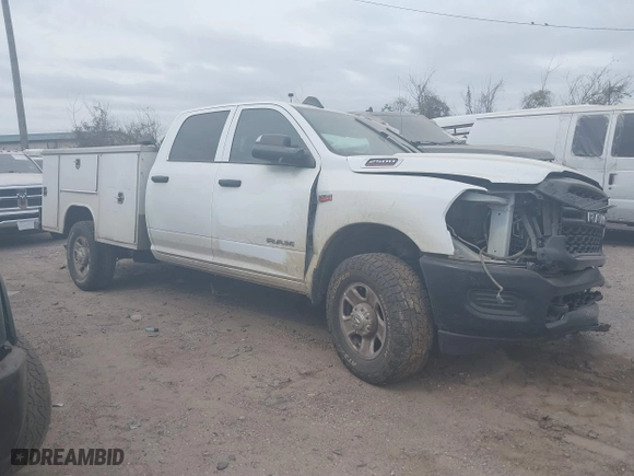 2022 Ram 2500 Tradesman with VIN 3C7WR5HJ5NG198011, listed as a IAAI auction lot 38735806 with 62,089 mi miles. Bid and sale history available at carsss.com. Image 1.