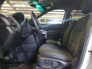 2018 Ford Police Interceptor Utility z VIN 1FM5K8AR5JGA27100, wystawiony jako Copart lot #58722565 z przebiegiem 95 481 mil mil oraz Tytuł czysty. Historia ofert i sprzedaży dostępna na DreamBid. Obrazek 7.