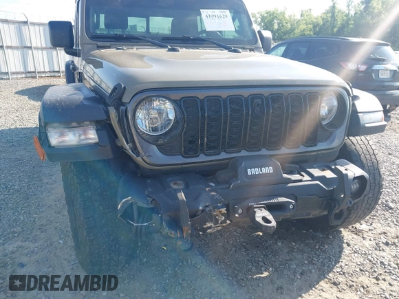 2020 Jeep Gladiator Sport S with VIN 1C6HJTAG0LL216406, listed as a IAAI auction lot 41991629 with 180,125 mi miles and . Bid and sale history available at DreamBid. Image 6.