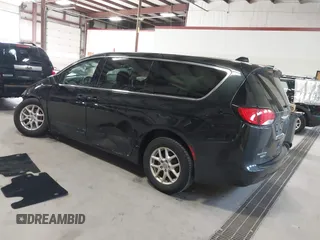 2017 Chrysler Pacifica Touring with VIN 2C4RC1DGXHR585294, listed as a IAAI auction lot 41971914 with 153,028 mi miles and . Bid and sale history available at DreamBid. Image 3.