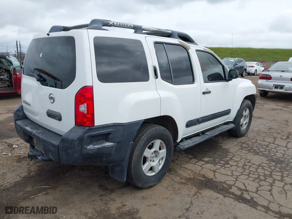 2006 Nissan Xterra X with VIN 5N1AN08W16C507894, listed as a IAAI auction lot 41985270 with 172,333 mi miles. Bid and sale history available at carsss.com. Image 4.