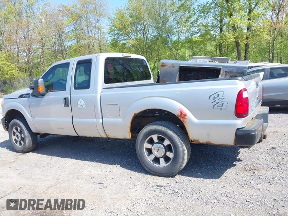 2013 Ford F-250 XL z VIN 1FT7X2B66DEA06885, wystawiony jako IAAI lot #42240723 z przebiegiem 136 062 mil mil oraz . Historia ofert i sprzedaży dostępna na DreamBid. Obrazek 14.