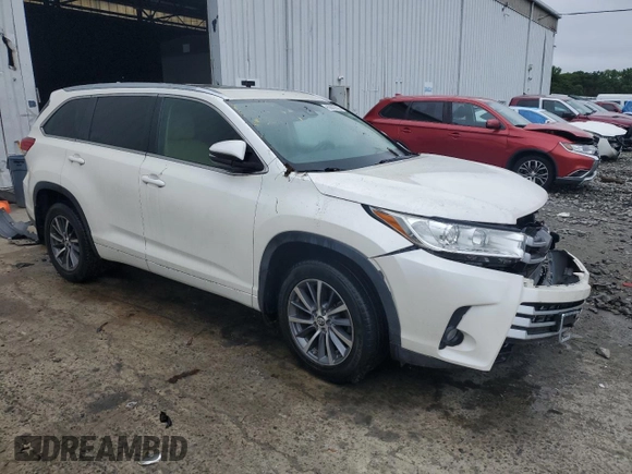2018 Toyota Highlander SE z VIN 5TDJZRFH6JS554573, wystawiony jako Copart lot #60682225 z przebiegiem 81 373 mil mil oraz Szkoda całkowita • Salvage title. Historia ofert i sprzedaży dostępna na DreamBid. Obrazek 4.