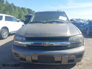 2005 Chevrolet TrailBlazer LS with VIN 1GNDS13S152161295, listed as a IAAI auction lot 42049285 with 188,208 mi miles. Bid and sale history available at carsss.com. Image 6.