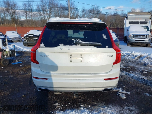 2020 Volvo XC90 Momentum with VIN YV4102PK5L1588674, listed as a IAAI auction lot 41381941 with 26 mi miles. Bid and sale history available at carsss.com. Image 16.