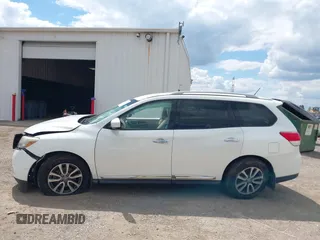 2014 Nissan Pathfinder S with VIN 5N1AR2MM3EC612715, listed as a IAAI auction lot 42356789 with 171,921 mi miles and . Bid and sale history available at DreamBid. Image 14.