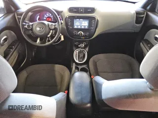 2019 Kia Soul z VIN KNDJN2A26K7677002, wystawiony jako Copart lot #83741784 z przebiegiem 134 662 mil mil oraz Czysty tytuł • Clean title. Historia ofert i sprzedaży dostępna na DreamBid. Obrazek 8.