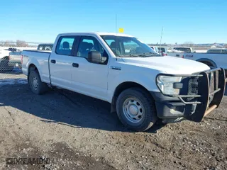 2015 Ford F-150 XLT w/HD Payload Pkg with VIN 1FTFW1EF8FFC07270, listed as a IAAI auction lot 41425948 with 194,107 mi miles. Bid and sale history available at carsss.com. Image 1.