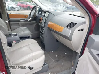 2010 Chrysler Town & Country Limited z VIN 2A4RR7DX7AR366259, wystawiony jako IAAI lot #42310955 z przebiegiem 133 213 mil mil oraz . Historia ofert i sprzedaży dostępna na DreamBid. Obrazek 5.
