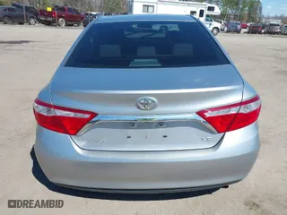 2015 Toyota Camry XLE with VIN 4T4BF1FK1FR448062, listed as a IAAI auction lot 41882344 with 121,490 mi miles. Bid and sale history available at carsss.com. Image 16.