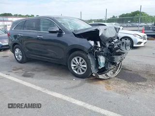 2019 Kia Sorento LX z VIN 5XYPG4A53KG482147, wystawiony jako IAAI lot #42189595 z przebiegiem 109 512 mil mil oraz . Historia ofert i sprzedaży dostępna na DreamBid. Obrazek 1.