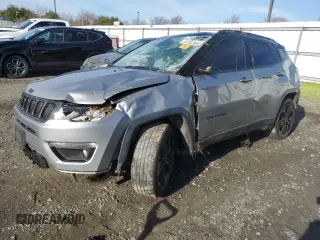 2020 Jeep Compass Latitude with VIN 3C4NJCBB7LT147555, listed as a Copart auction lot 87333844 with Not Provided miles and Salvage Title. Bid and sale history available at carsss.com. Image 1.