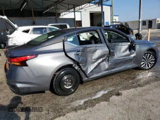 2025 Nissan Altima SV with VIN 1N4BL4DV3SN348321, listed as a Copart auction lot 54357735 with 5,546 mi miles and Clean Title. Bid and sale history available at DreamBid. Image 3.