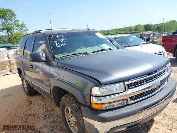 2002 Chevrolet Tahoe LT with VIN 1GNEC13ZX2R273935, listed as a IAAI auction lot 42036083 with 205,995 mi miles. Bid and sale history available at carsss.com. Image 1.
