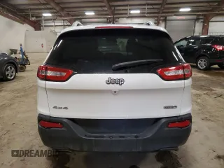 2015 Jeep Cherokee Latitude with VIN 1C4PJMCS1FW710157, listed as a Copart auction lot 49571435 with 89,780 mi miles and Clean Title. Bid and sale history available at DreamBid. Image 6.