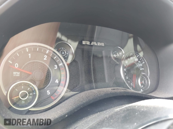 2024 Ram 2500 Big Horn z VIN 3C6UR5DL8RG343566, wystawiony jako IAAI lot #42526456 z przebiegiem Nie podano mil oraz . Historia ofert i sprzedaży dostępna na DreamBid. Obrazek 16.