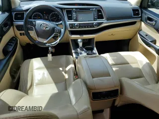 2018 Toyota Highlander SE z VIN 5TDKZRFHXJS539384, wystawiony jako Copart lot #57213565 z przebiegiem 111 375 mil mil oraz Szkoda całkowita • Salvage title. Historia ofert i sprzedaży dostępna na DreamBid. Obrazek 8.
