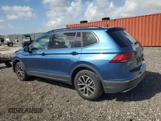 2020 Volkswagen Tiguan SE z VIN 3VV3B7AX2LM035055, wystawiony jako Copart lot #82392284 z przebiegiem 43 302 mil mil oraz Nie do naprawy • Non repairable. Historia ofert i sprzedaży dostępna na DreamBid. Obrazek 2.